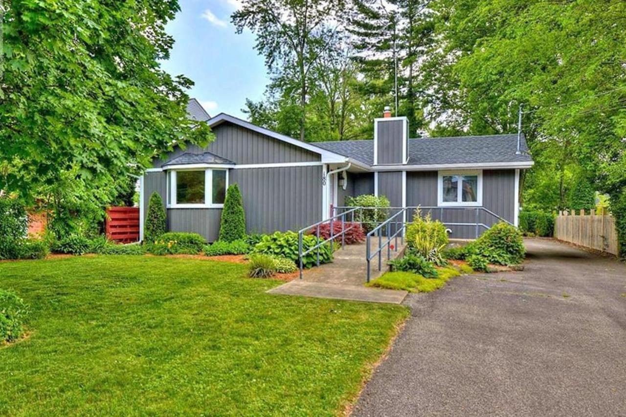 Maple Tree Cottage License # 058-2022 Niagara-on-the-Lake Екстериор снимка